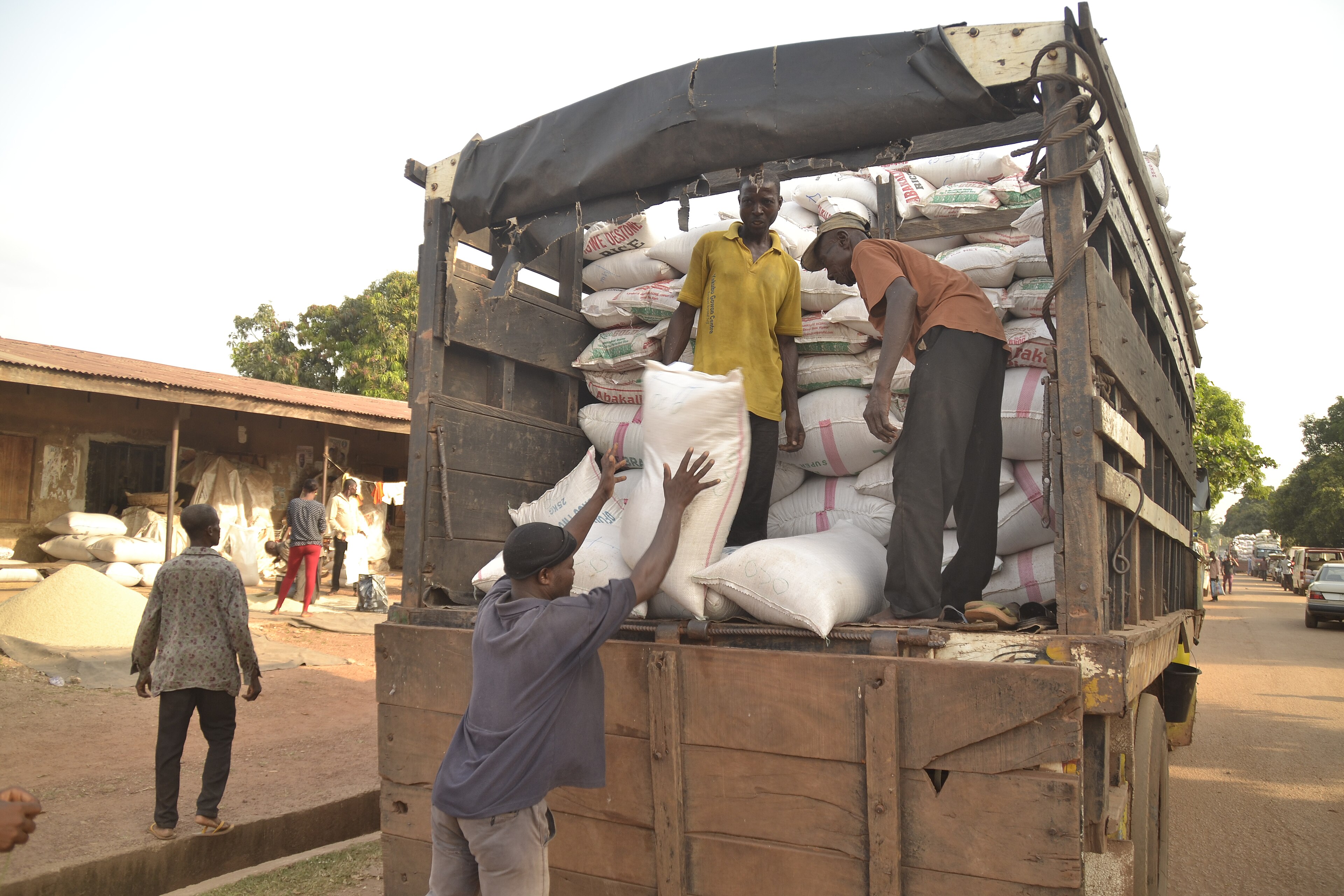 Save ₦1,650 on Imported Rice (Long Grain): ₦4,350 at Agbalata, ₦6,000 at Sabo Market Yaba