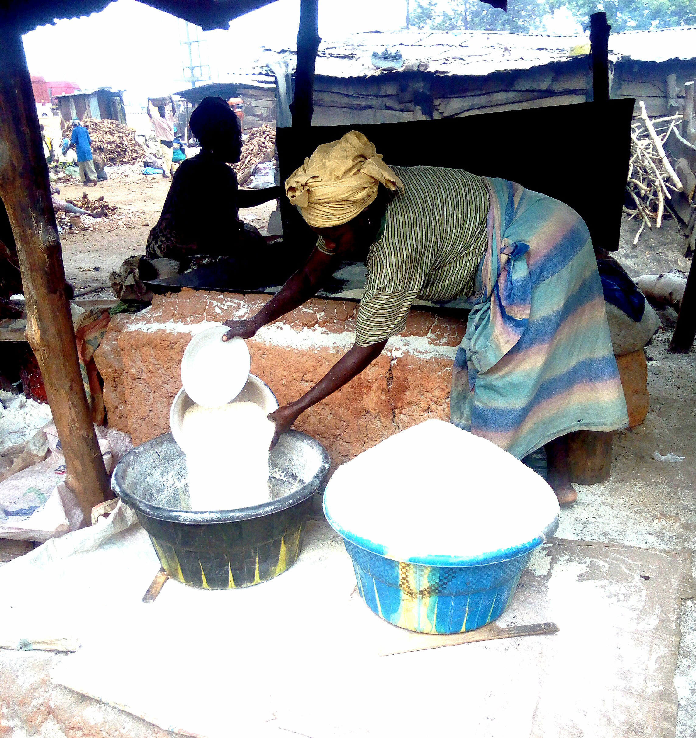 White Garri Falls 2.3% To ₦1,300