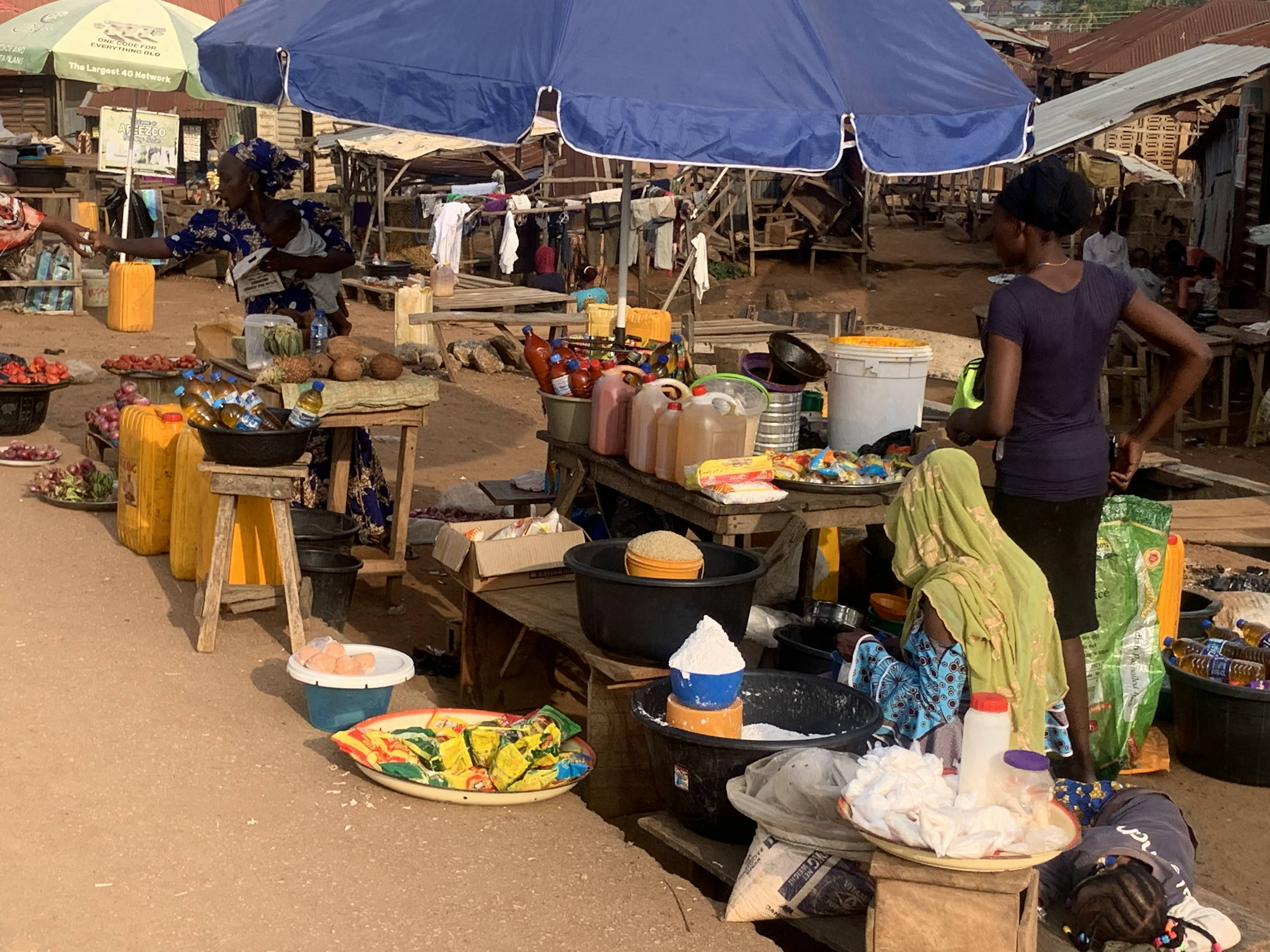 Kings Vegetable Oil Jumps to N18,500 for 5 Litres at Oshodi as Local Palm Oil Eases at Mile 12